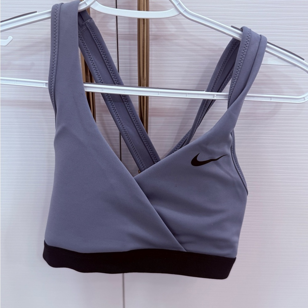 Nike Women's Black and Gray Sports Bra